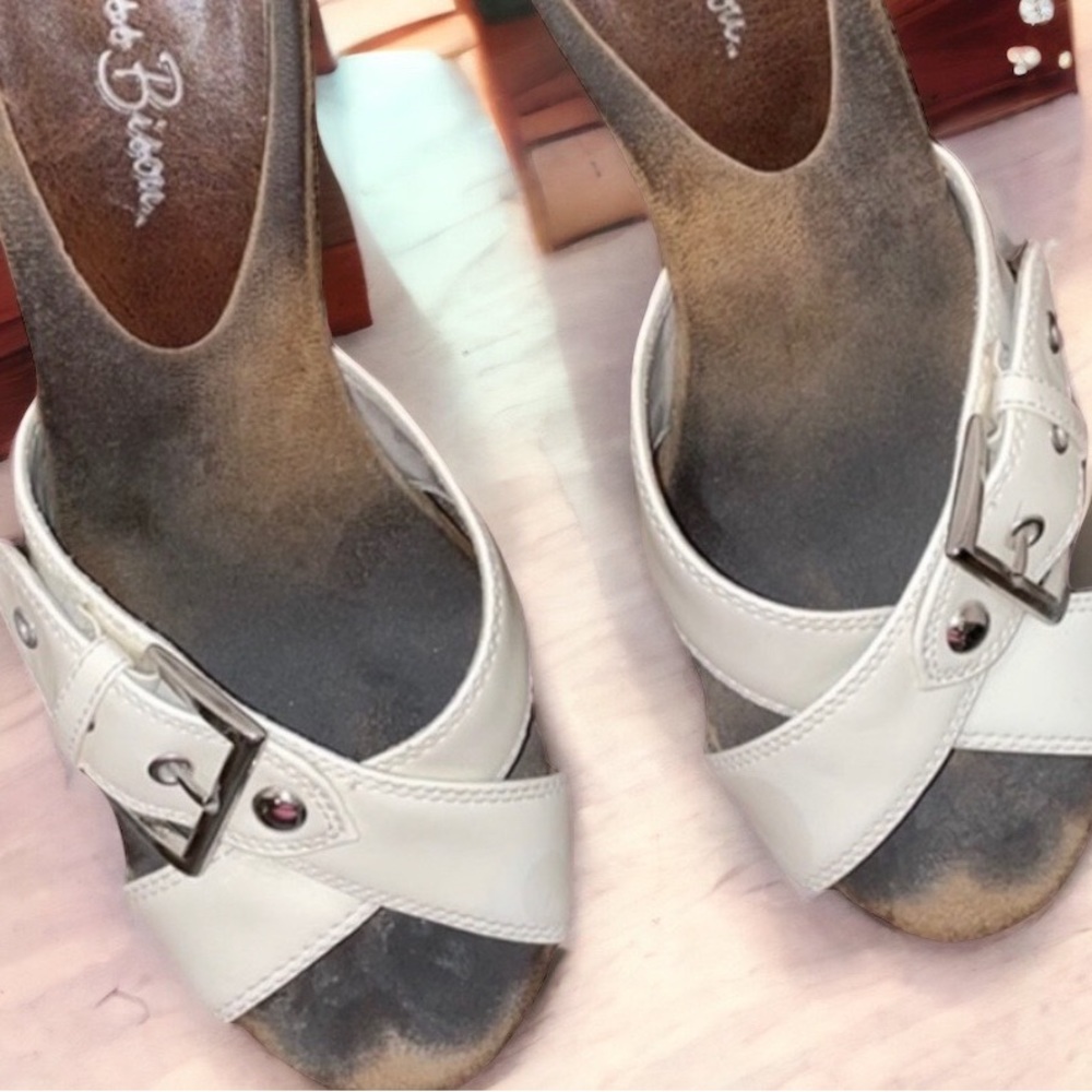 Mia Brown Women's Cream Heeled Mules - Picture 6 of 7
